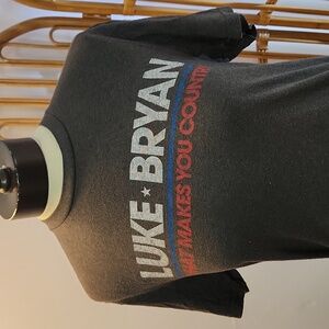 Luke Bryan 2018 concert tee size small "what makes you country" American flag